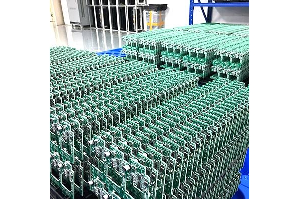 SMT加工的貼片元器件與插件元器件對比