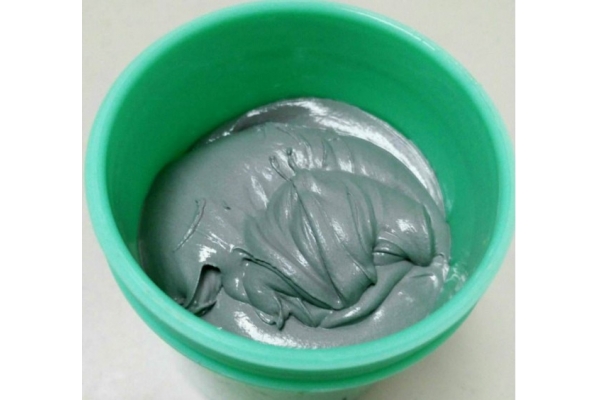 smt生產(chǎn)廠在貼片加工中如何使用錫膏